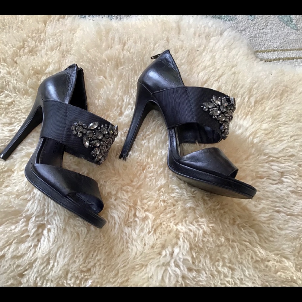 Shoes - Picture 10 of 15